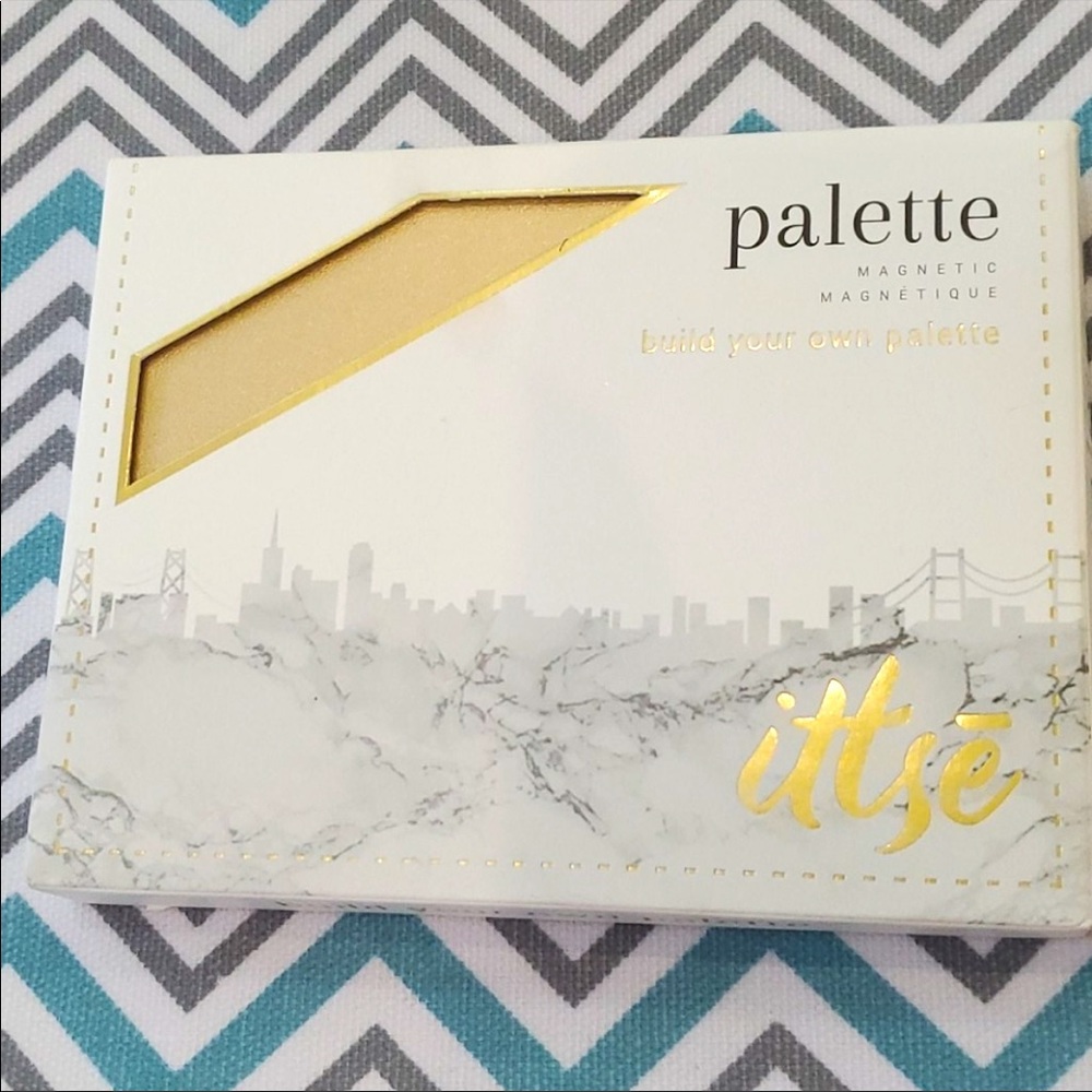 Itssē Eyeshadow Palette